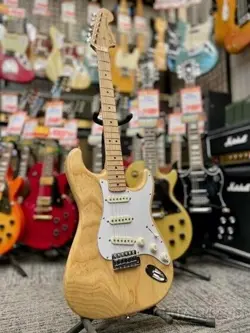 FENDER JAPAN TRADITIONAL 70S STRATOCASTER FROM JAPAN