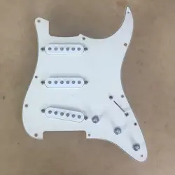 2000S GENUINE FENDER GUITAR AGED RELIC LOADED STRAT PICKGUARD PICKUPS PARCHMENT