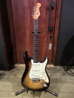 FENDER 1963 STRATOCASTER SUNBURST