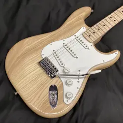 FENDER  JAPAN TRADITIONAL 70S STRATOCASTER/NATURAL