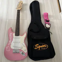SQUIER BY FENDER HELLO KITTY STRATOCASTER ELECTRIC GUITAR PINK USED JAPAN W/SC