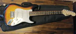 FENDER SQUIER MINI STRATOCASTER ELECTRIC GUITAR W/ CASE