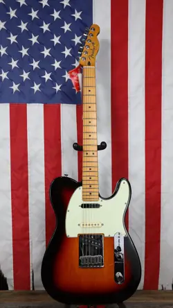 FENDER PLAYER PLUS NASHVILLE TELECASTER WITH MAPLE FRETBOARD - 3-COLOR SUNBURST