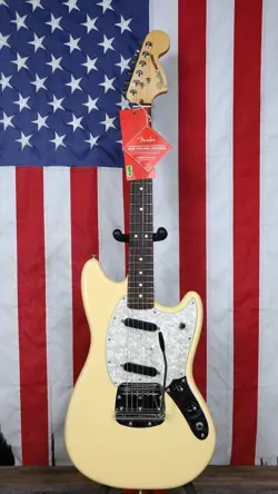 FENDER AMERICAN PERFORMER MUSTANG WITH ROSEWOOD FRETBOARD - VINTAGE WHITE