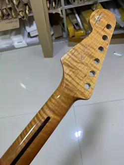 NEW GLOSS ELECTRIC GUITAR NECK 22 FRET TIGER ROASTED FLAME MAPLE FENDER STRAT 
