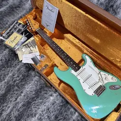 FENDER CUSTOM SHOP  1962 STRATOCASTER HEAVY RELIC SEA FOAM GREEN USA 2009 GUITAR