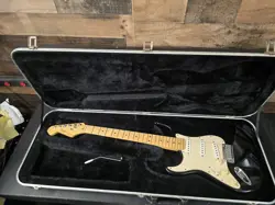 1988 FENDER AMERICAN STANDARD STRATOCASTER BLACK LEFTY