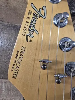 STRATOCASTER BLACK LEFTY