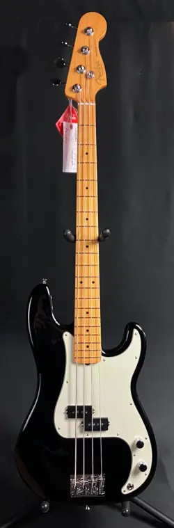 FENDER AMERICAN PROFESSIONAL II PRECISION BASS 4-STRING BASS GUITAR GLOSS BLACK