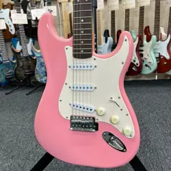 9701 SQUIER STRATOCASTER