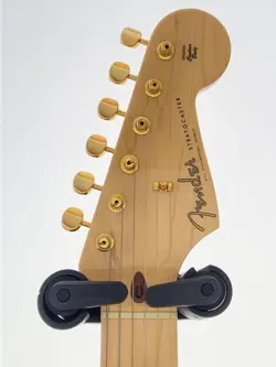 FENDER ELECTRIC GUITAR/STRAT