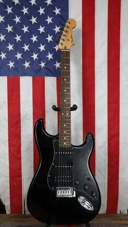 FENDER STANDARD STRATOCASTER HSS - BLACK