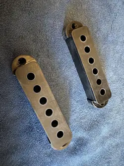 FENDER JAGUAR PICKUP COVER BLACK