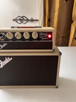 TONE-MASTER AMP