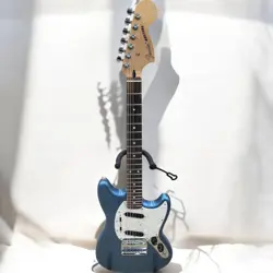 FENDER MUSTANG ELECTRIC GUITAR - MADE IN MEXICO CONDITION