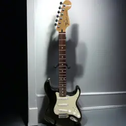 FENDER MEXICO STRATOCASTER ELECTRIC GUITAR, ALDER BODY, ROSEWOOD FRETBOARD, USE