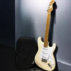 FENDER JAPAN ST57 STRATOCASTER 1994-1995 MAPLE NECK ELECTRIC GUITAR