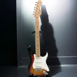 FENDER JAPAN TRADITIONAL '60S STRATOCASTER ELECTRIC GUITAR, GLOSS FINISH, USED