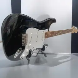 FENDER MEXICO STRATOCASTER ELECTRIC GUITAR ALDER BODY MAPLE NECK USED