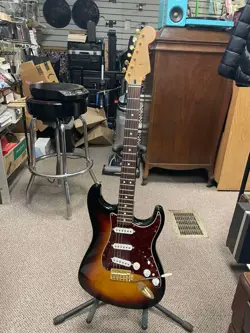 DELUXE PLAYERS-STRAT-TABACCO BURST