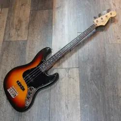 SQUIER BY FENDER SJB-36