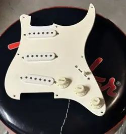 BY FENDER STRATOCASTER