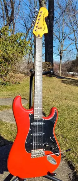 1985 FENDER SQUIER STRATOCASTER RARE SQ SERIAL,  ROSEWOOD RED JAPAN OHSC 