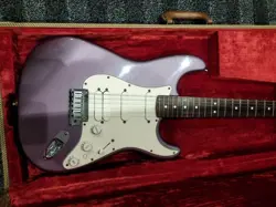 STRATOCASTER 1999 MODEL
