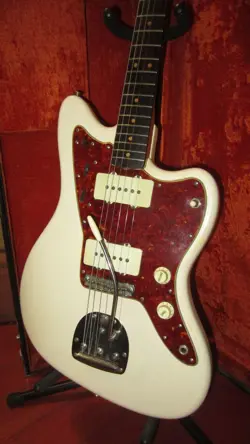VINTAGE 1964 FENDER JAZZMASTER WHITE W/ ORIGINAL HARDSHELL CASE