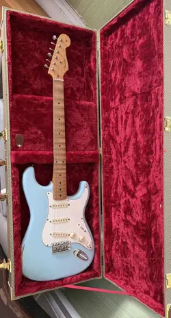 STRATOCASTER. NOISELESS UPGRADES