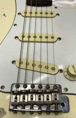 FENDER ELECTRIC GUITAR - SQUIER STRATOCASTER