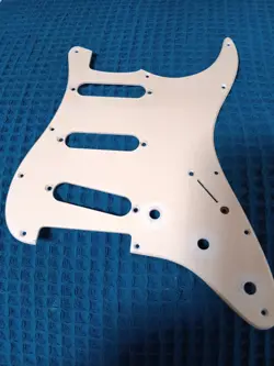 AGED SSS PICKGUARD