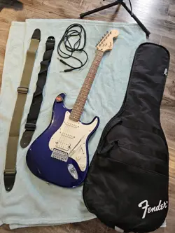 FENDER SQUIER AFFINITY SERIES STRATOCASTER ELECTRIC GUITAR - BLUE