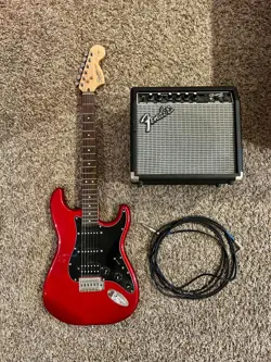 FENDER SQUIER STRATOCASTER ELECTRIC GUITAR BUNDLE WITH FENDER FRONTMAN 15G AMP