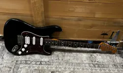 FENDER DELUXE LONE STAR STRATOCASTER BLACK ELECTRIC GUITAR