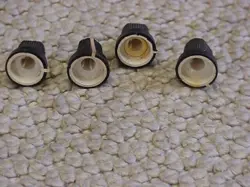 BLACK KNOBS W/