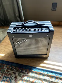 FENDER MUSTANG 1 V2 GUITAR AMP