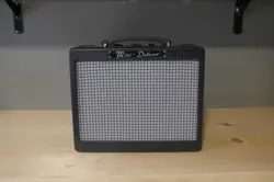 DELUXE™ AMP