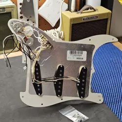 LOADED PICKGUARD ORIGINAL