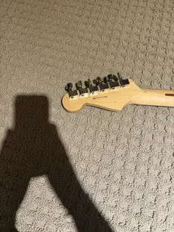 STANDARD STRATOCASTER.