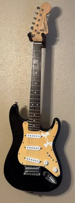 2011 FENDER SQUIER MINI STRATOCASTER ELECTRIC GUITAR WITH SOFT CASE - INDONESIA