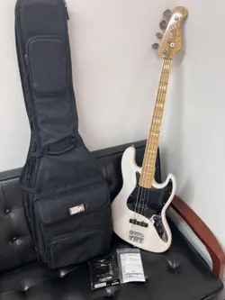 FENDER PICKUP INCLUDED