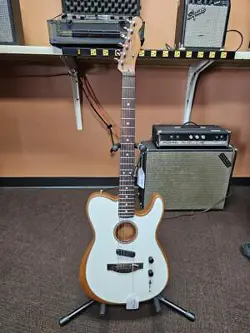 FENDER ACOUSTASONIC ARTIC