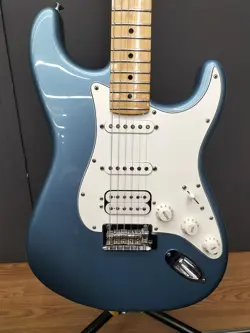 FENDER MEXICO PLAYER STRAT HSS MN TPL USED 2022 ALDER BODY MAPLE NECK W/SOFTCASE