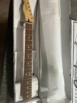 FENDER TELECASTER NECK. LEFT HANDED.