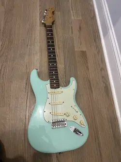 FENDER VINTERA ‘60S STRATOCASTER ELECTRIC GUITAR - SURF GREEN