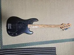 FENDER J PRECISION BASS