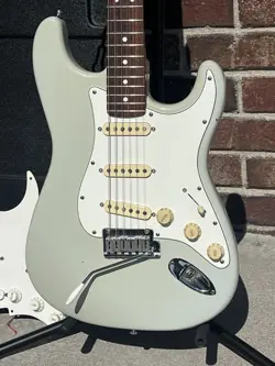 MADE ELECTRIC GUITAR.