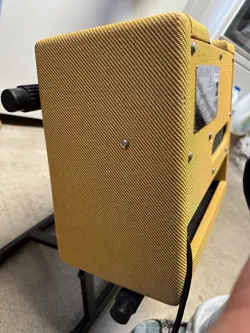 15W GUITAR AMPLIFIER