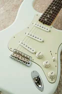 STRATOCASTER -OLYMPIC WHITE